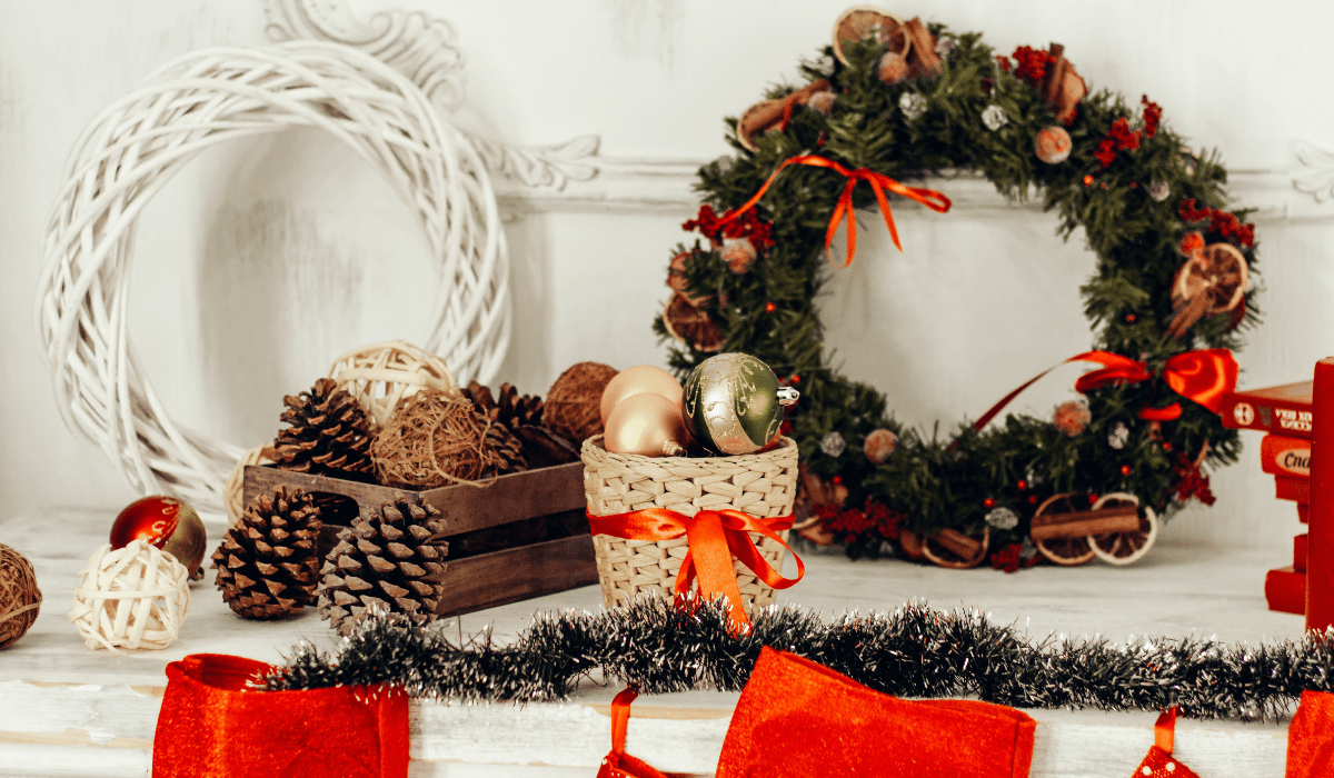 fancy mantle decorations for holidays