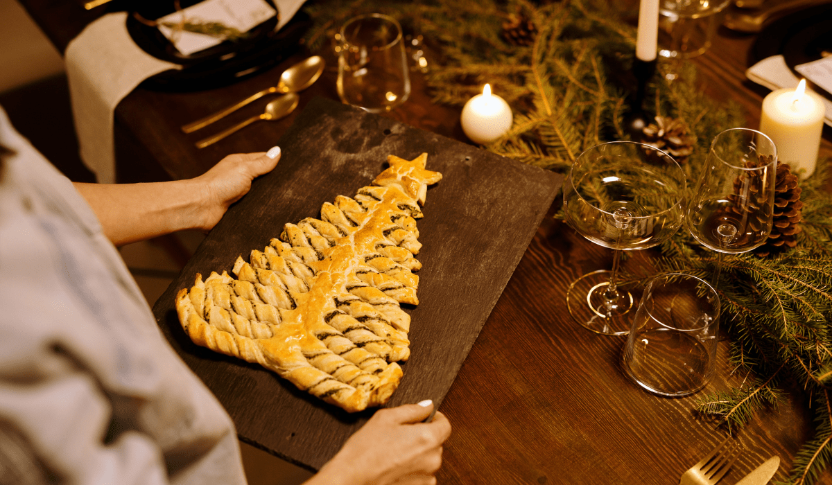 bread baked as a christmas tree